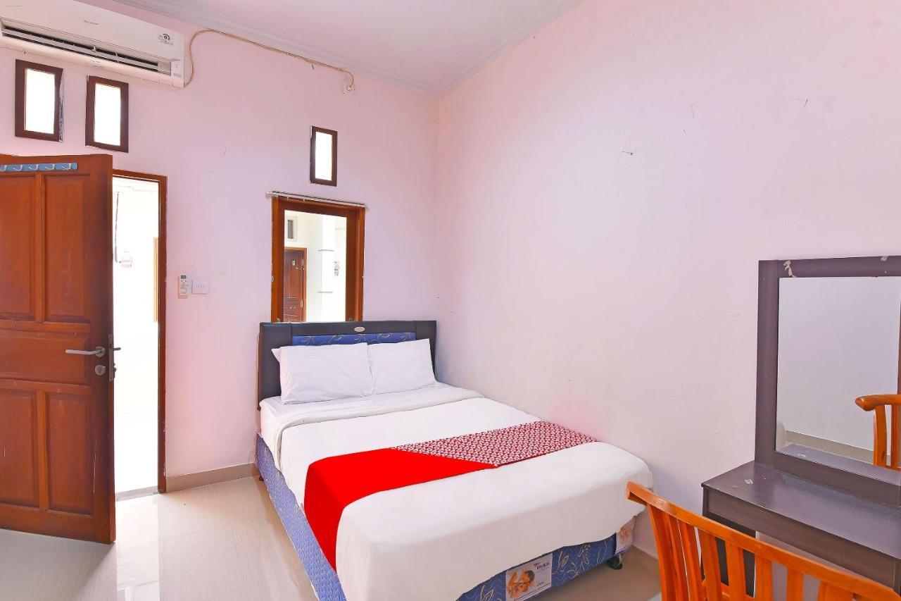 Oyo 91445 Sandat Guest House Denpasar Eksteriør bilde