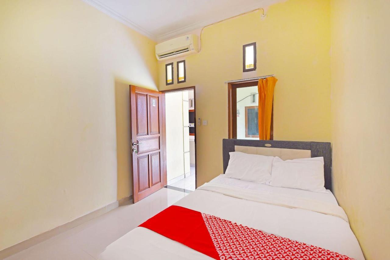 Oyo 91445 Sandat Guest House Denpasar Eksteriør bilde
