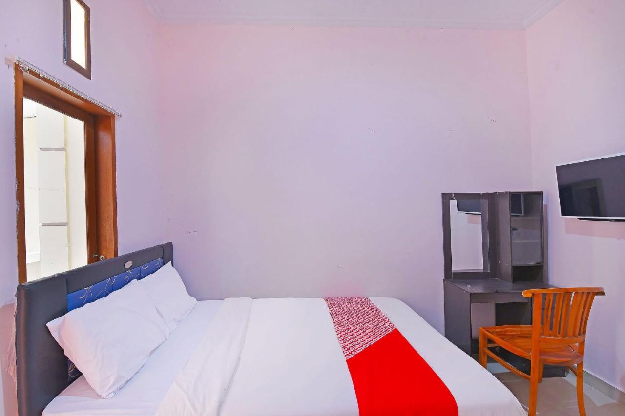 Oyo 91445 Sandat Guest House Denpasar Eksteriør bilde