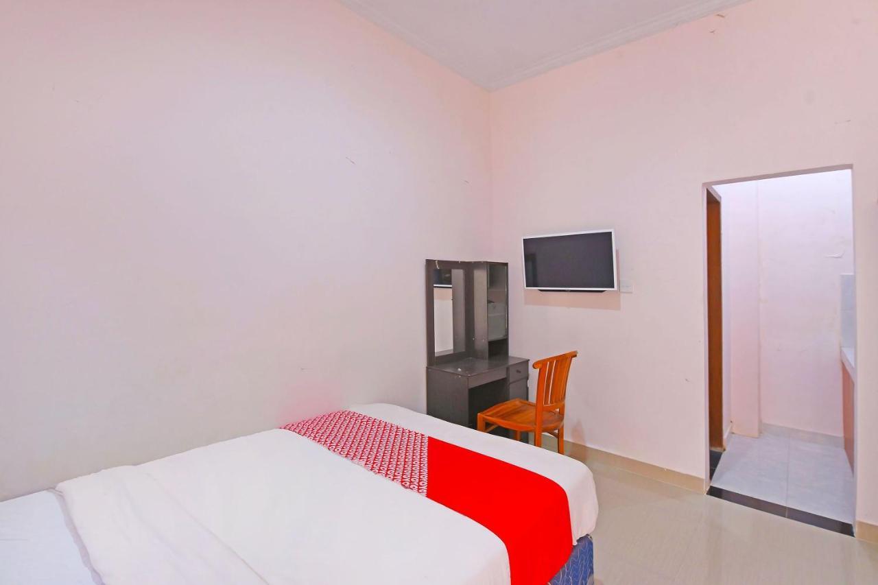 Oyo 91445 Sandat Guest House Denpasar Eksteriør bilde